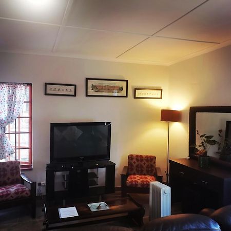Thatchings Bed And Breakfast Nottingham Road Dış mekan fotoğraf